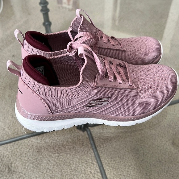 NWT Skechers Womens Knit Fitness Athletic and Training Shoes - Picture 3 of 5